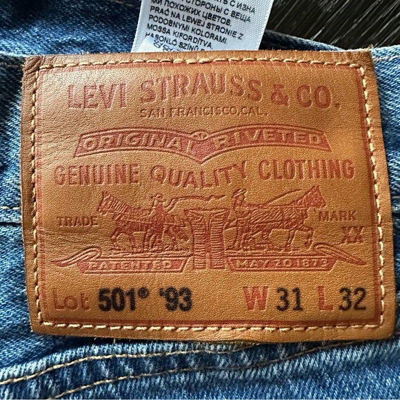 Levi’s 501 VINTAGE 1993 High Rise Straight Leg Light Wash Blue Distressed, 31x32 - Picture 14 of 16